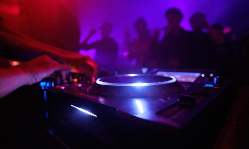 16 کافه رستوران تهران با دیجی میزبان دورهمی ها و مناسبت ها