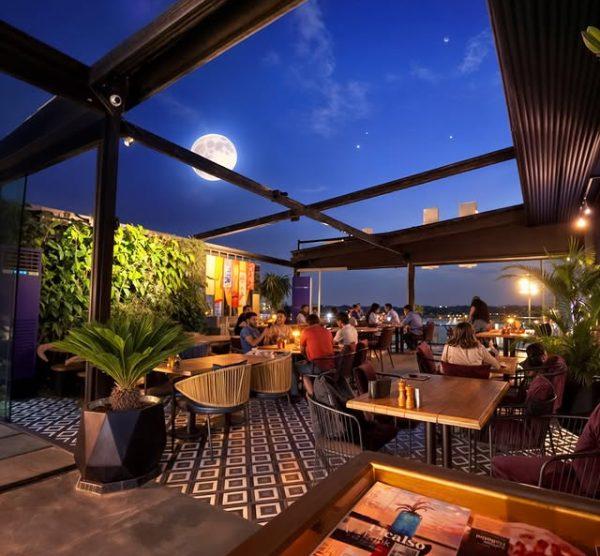 راهنمای جامع کافه رستوران‌های غرب تهران | از شهرت غرب تا بام‌لند