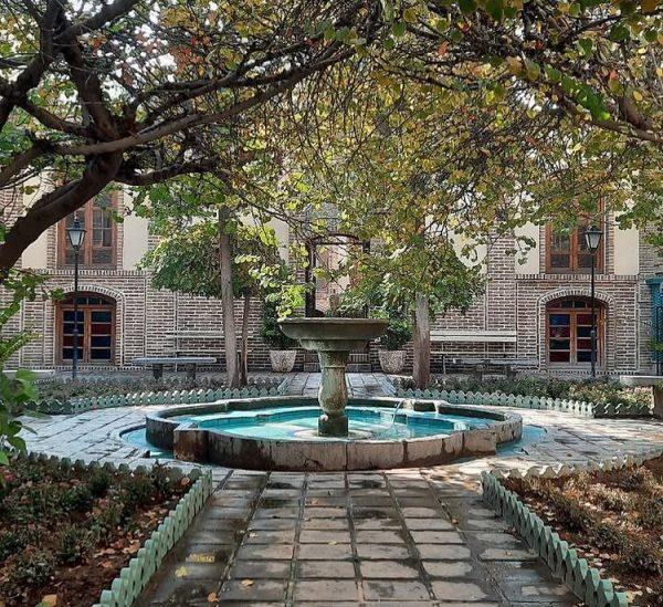 کافه رستوران در عمارت‌های قدیمی تهران 