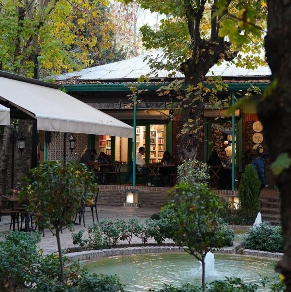 کافه رستوران در عمارت‌های قدیمی تهران 