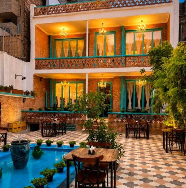 کافه عمارت یاس