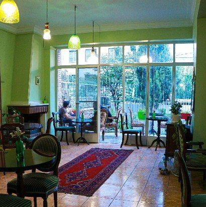 فضای داخل کافه اتقاف